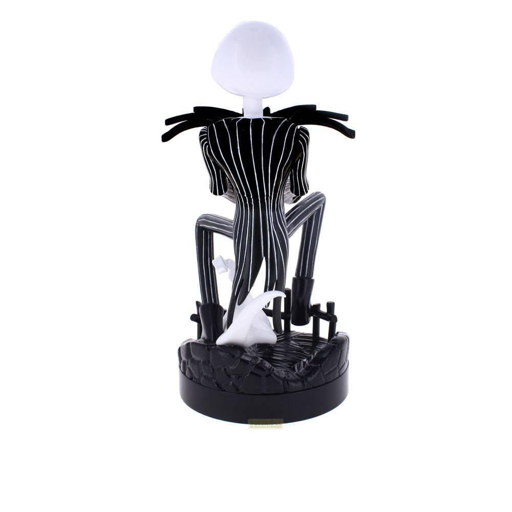 Statua di Jack Skellington su base nera con telo bianco.