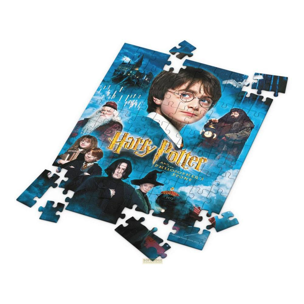 Un rompecabezas de Harry Potter muestra personajes y el castillo de Hogwarts.