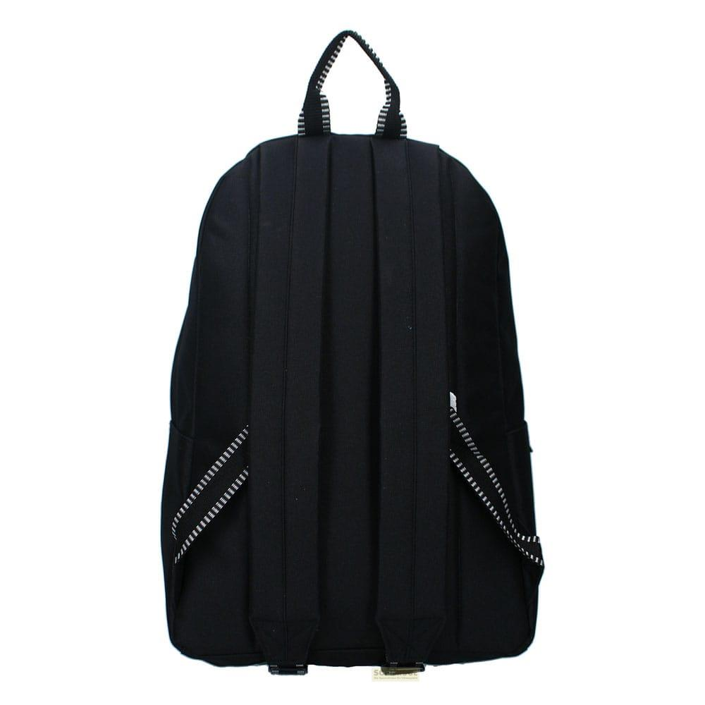 Schwarzer Rucksack mit gestreiften Trägern und Reißverschlusstaschen.