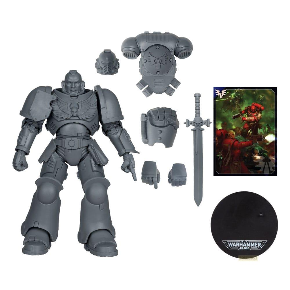 Grauer Warhammer 40k Space Marine Figur mit Zubehör, Schwert, Helm, Brustpanzer, Hände, Base.
