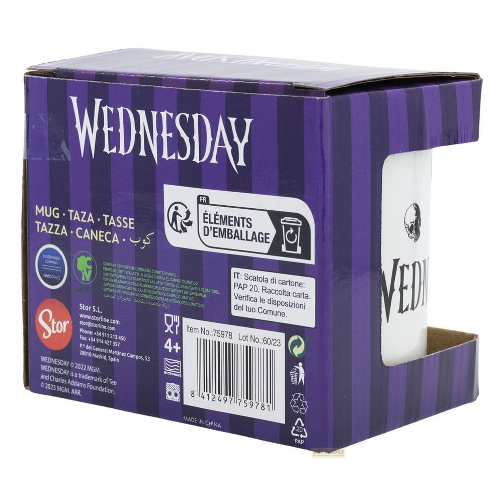 Caja para una taza con texto WEDNESDAY y rayas.