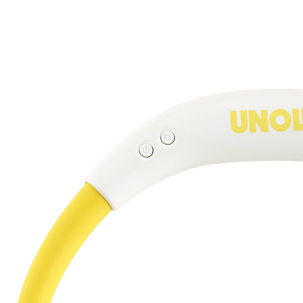 Biała opaska z żółtym napisem i dwoma przyciskami. Żółty łuk.