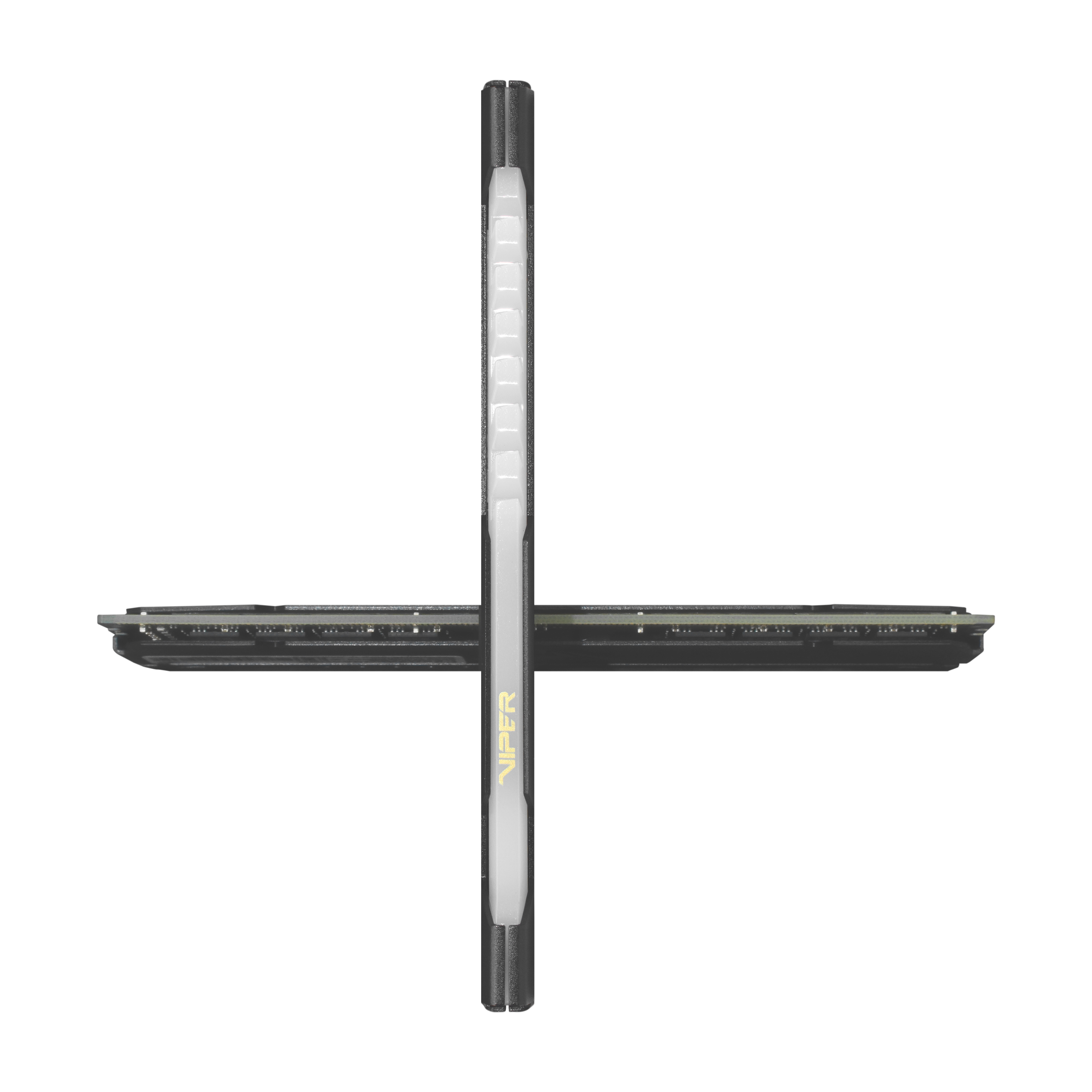 Czarny moduł RAM ze srebrnym napisem na białym tle.