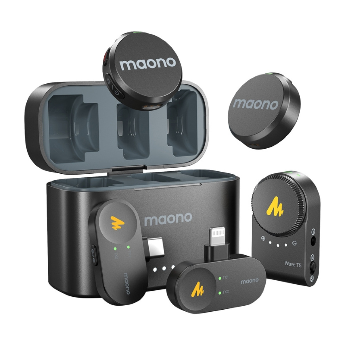 Un set di microfoni wireless Maono con custodia di ricarica, due trasmettitori e un ricevitore.