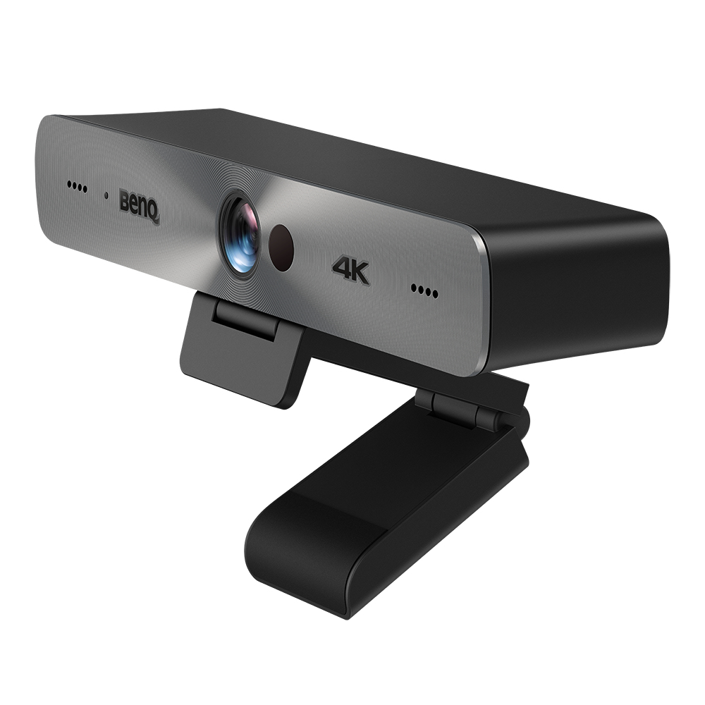 Una webcam BenQ 4K nera con supporto regolabile su sfondo bianco.