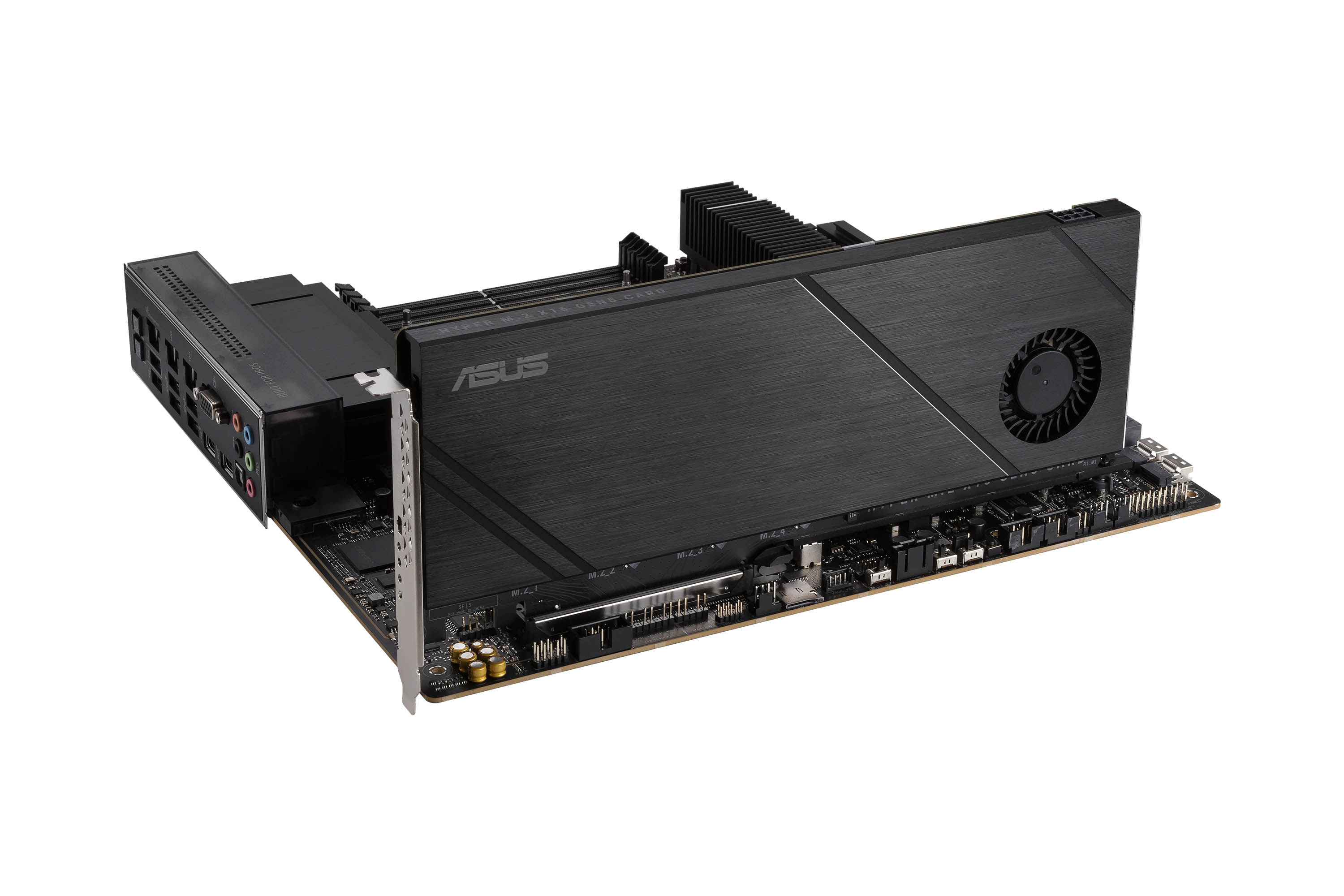 Una scheda di espansione ASUS M.2 nera con ventola e porte.