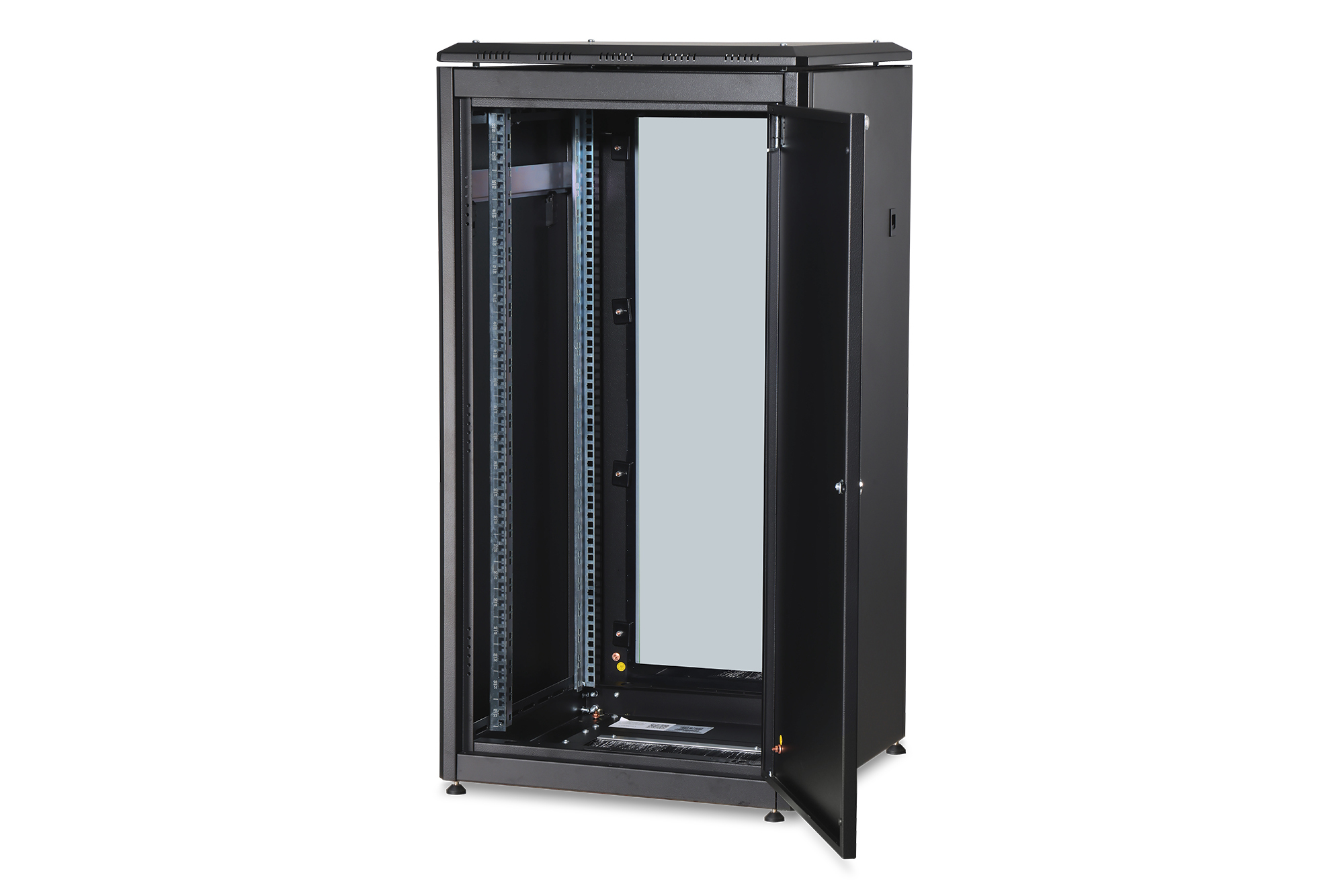 Ein schwarzer Server-Rack mit geöffneter Tür und sichtbaren Schienen.