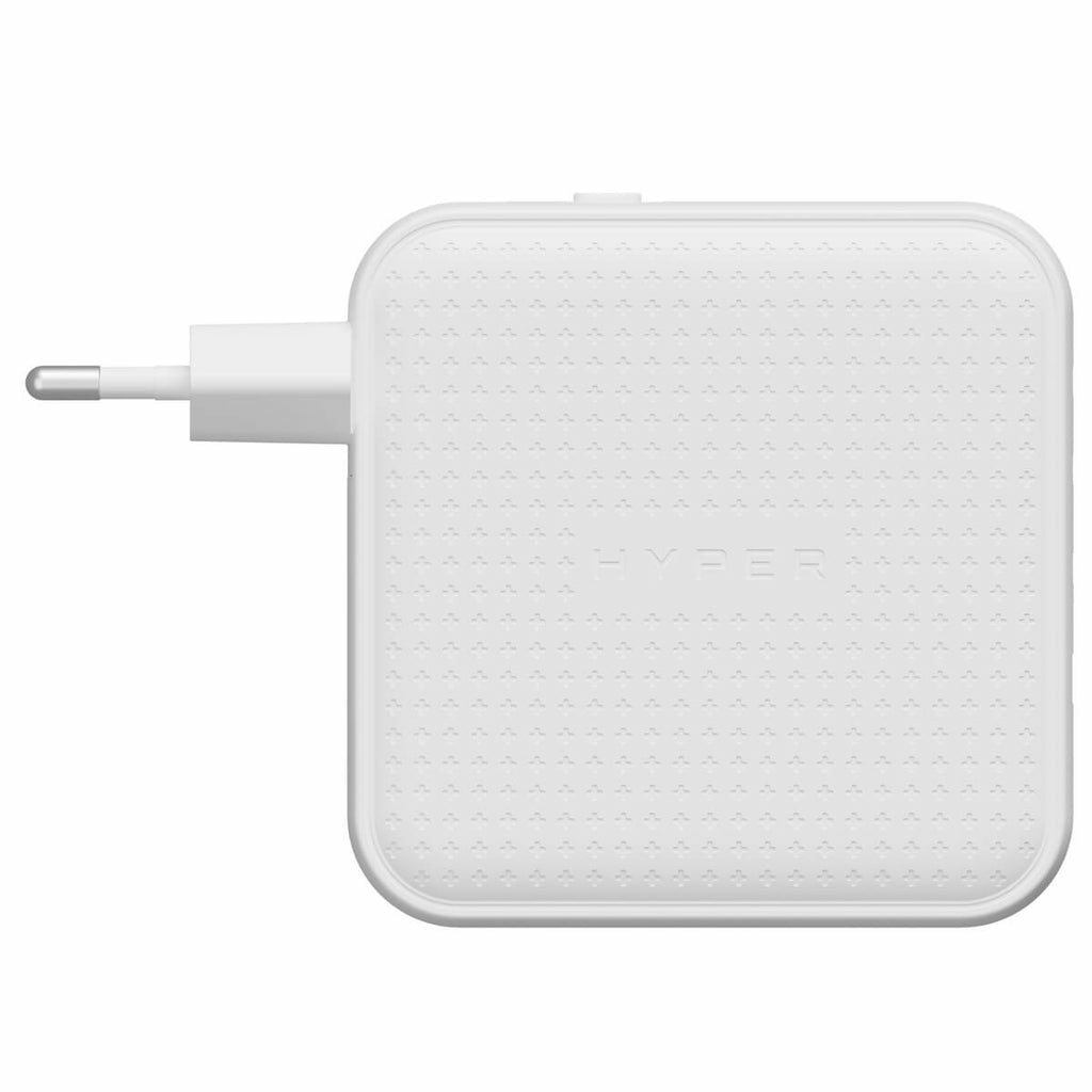 Un adaptador de corriente blanco con patrón texturizado y la palabra HYPER.
