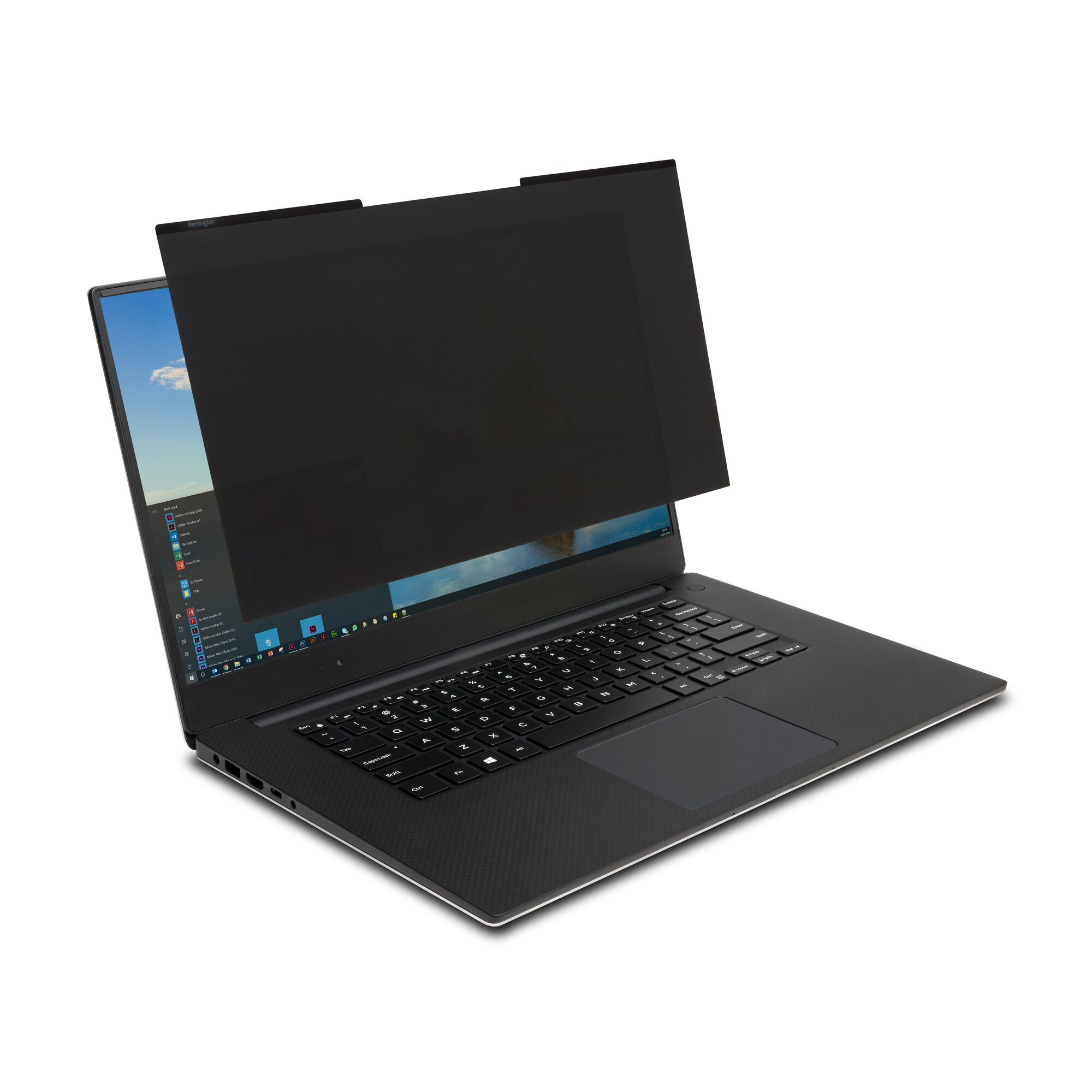 Un laptop con un filtro per la privacy sullo schermo e la sua tastiera.