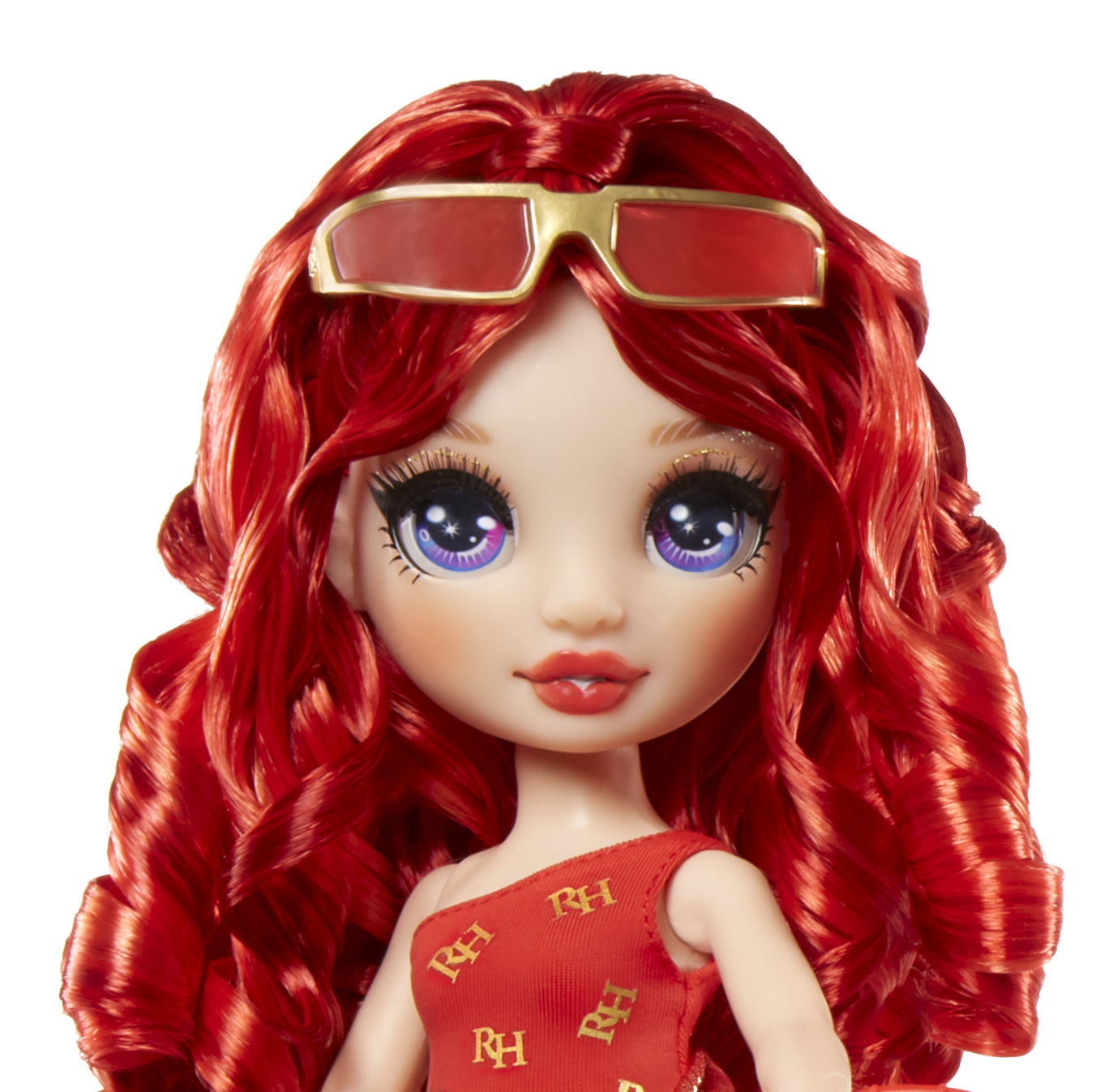 Puppe mit roten Haaren, roter Kleidung, Sonnenbrille, lila Augen.