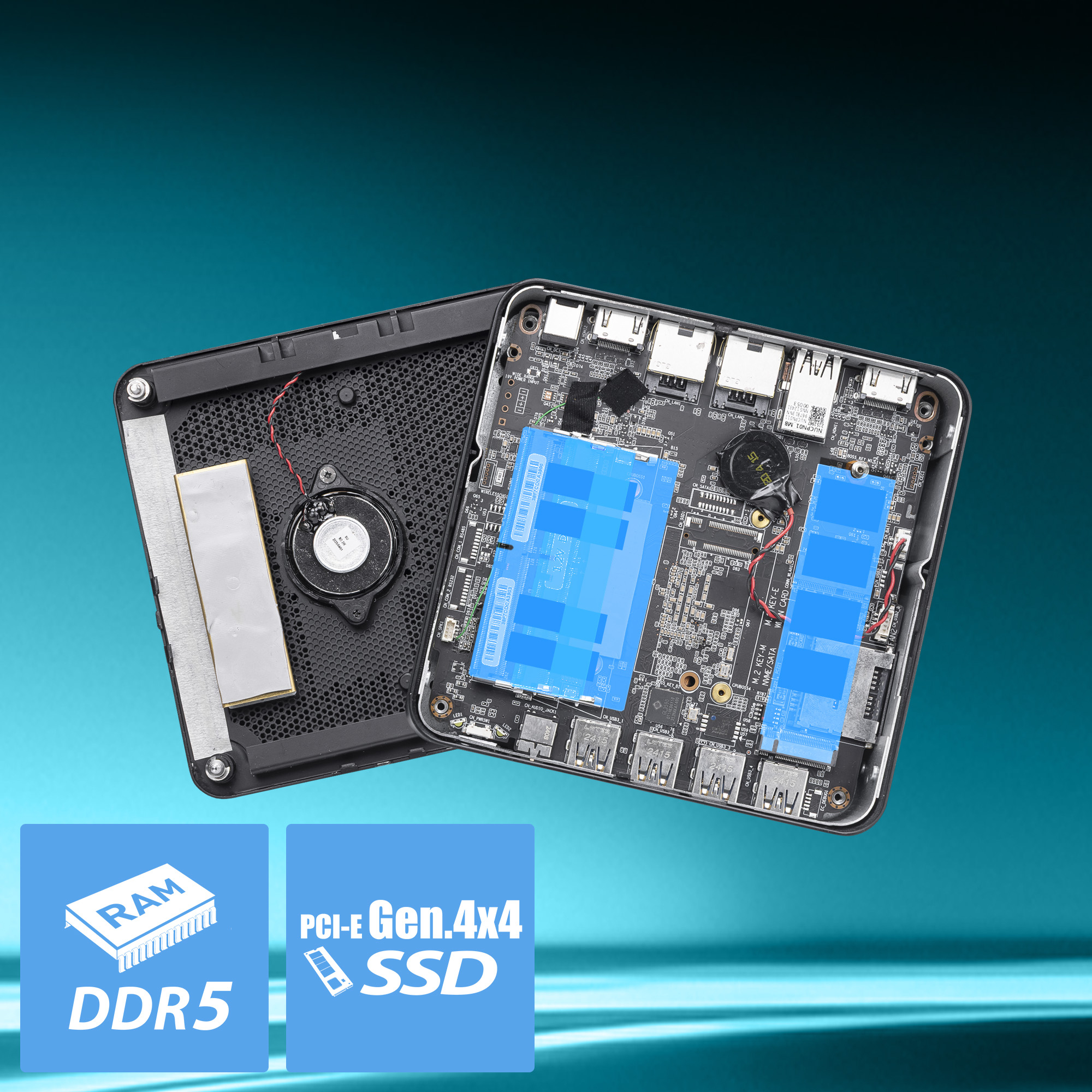 Un mini PC aperto che mostra la sua scheda madre, RAM e slot SSD.