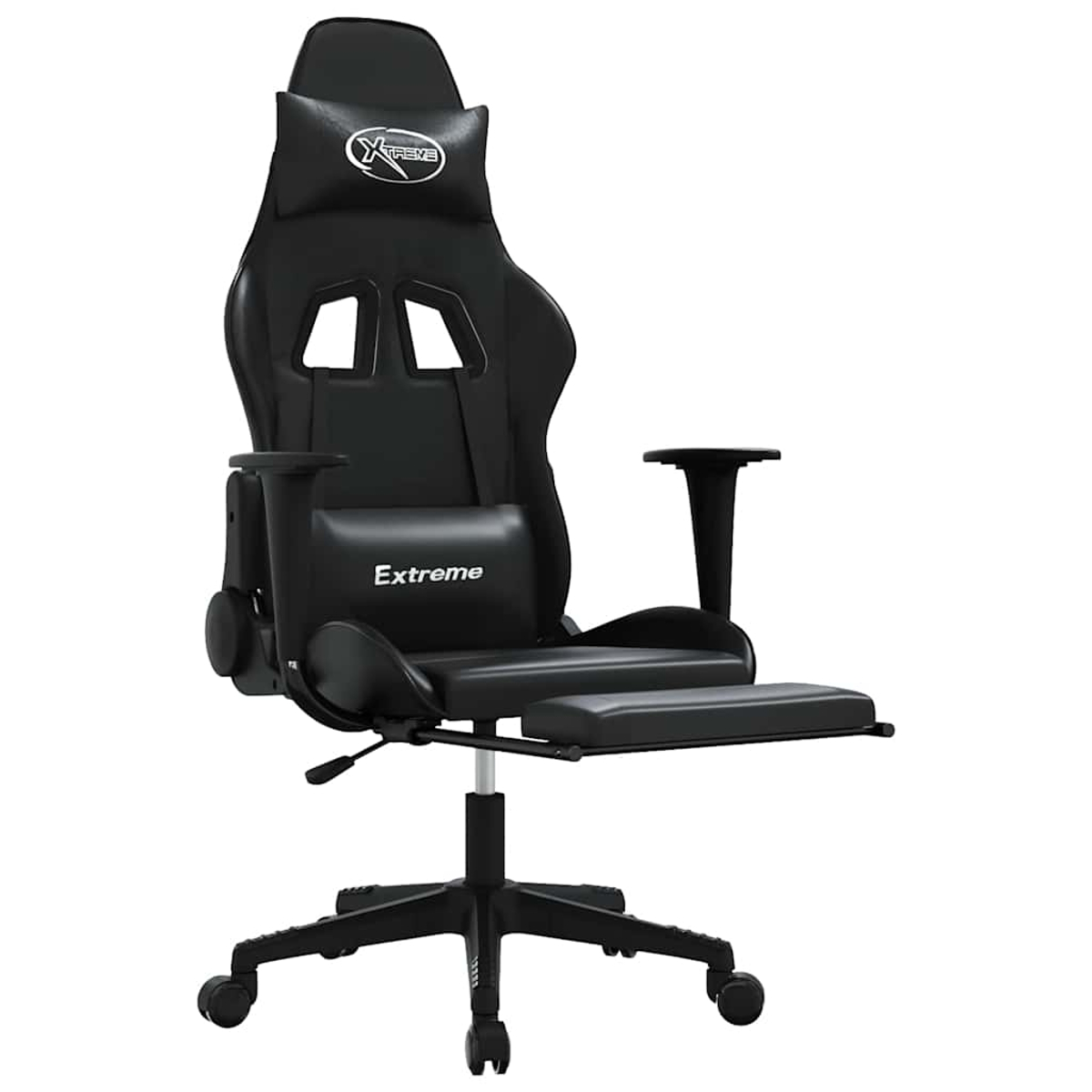 Schwarzer Gaming-Stuhl mit ausziehbarer Fußstütze und Kopfstütze mit Logo.