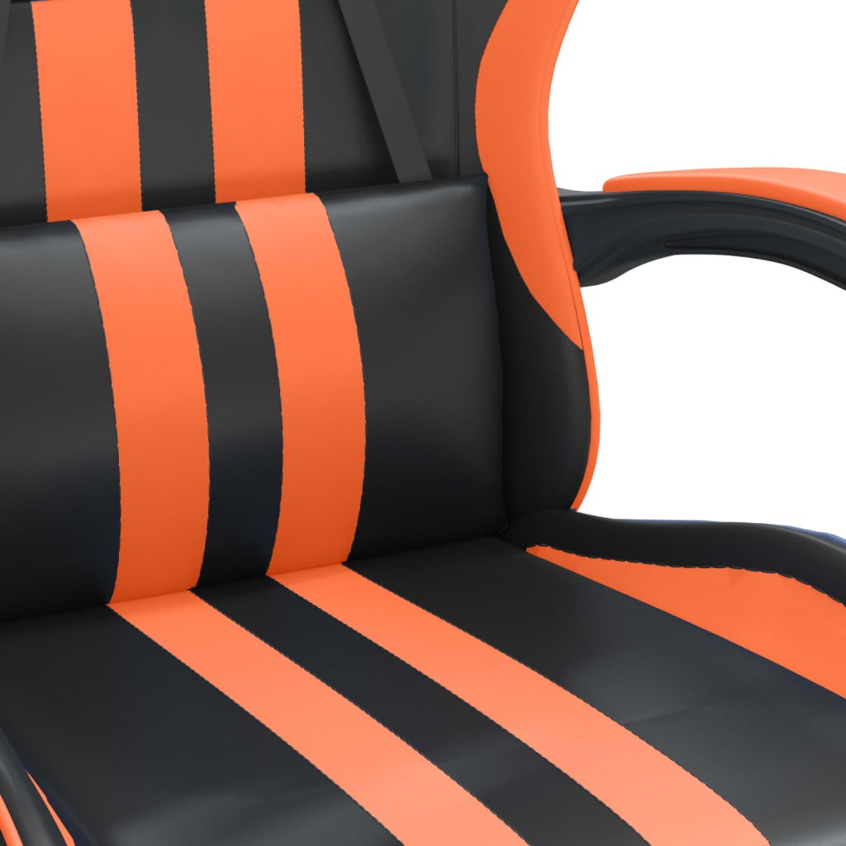 Ein schwarzer und orange gestreifter Gaming-Stuhl, Nahaufnahme.