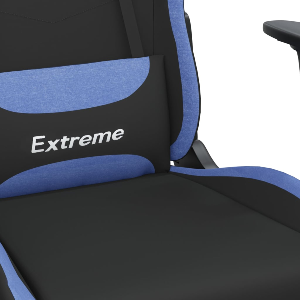 Ein schwarzer Gaming-Stuhl mit blauen Akzenten und einem Kissen mit "Extreme".
