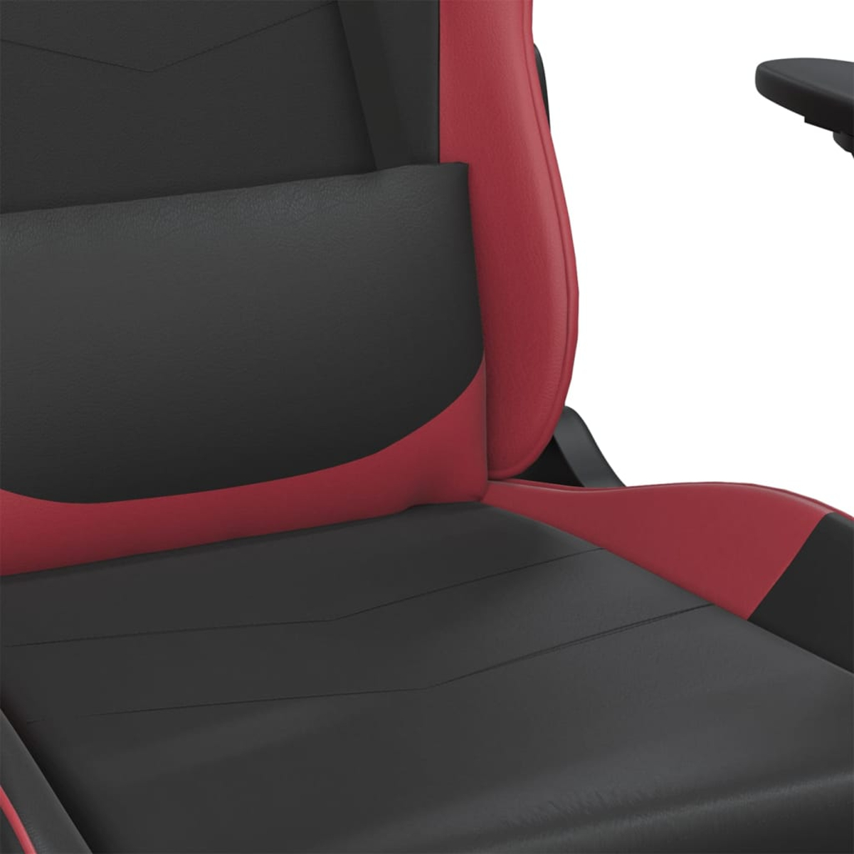 Schwarzer und roter Gaming-Stuhl, Nahaufnahme der Sitzfläche und Rückenlehne.