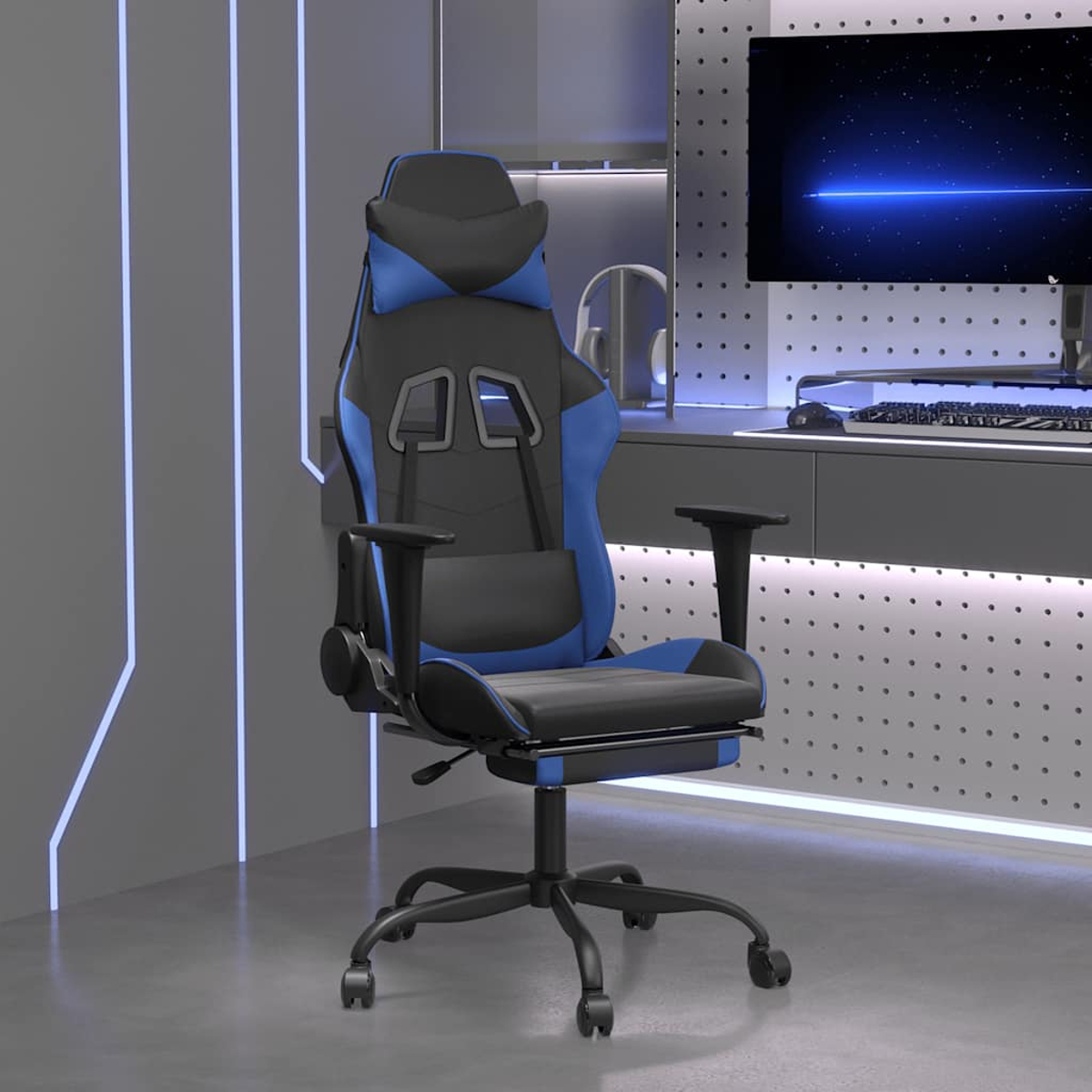 Ein blauer und schwarzer Gaming-Stuhl mit Fußstütze steht in einem modernen Raum.