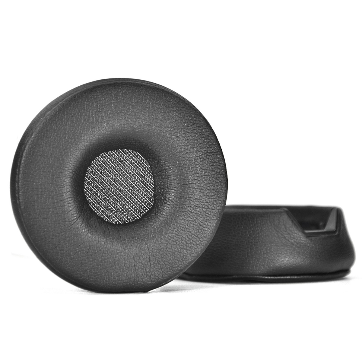 Dos almohadillas negras para auriculares, una con centro de malla.