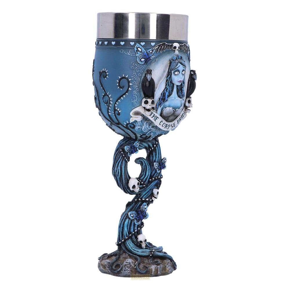 Eine detaillierte blaue Tasse mit Corpse Bride-Motiv und Totenköpfen.