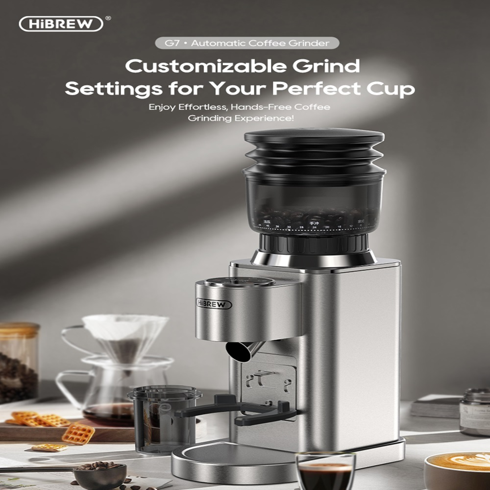 Un molinillo de café HiBREW plateado con depósito de granos y ajustes.