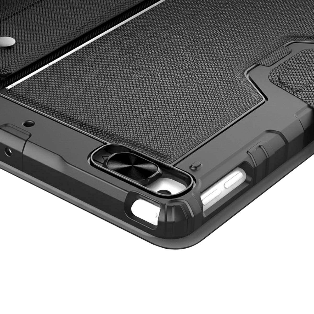 Funda de teléfono texturizada negra con botones. Vista cercana.