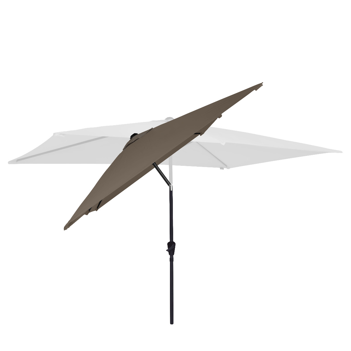 Een bruine parasol schuin over een vervaagde witte parasol op een witte achtergrond.
