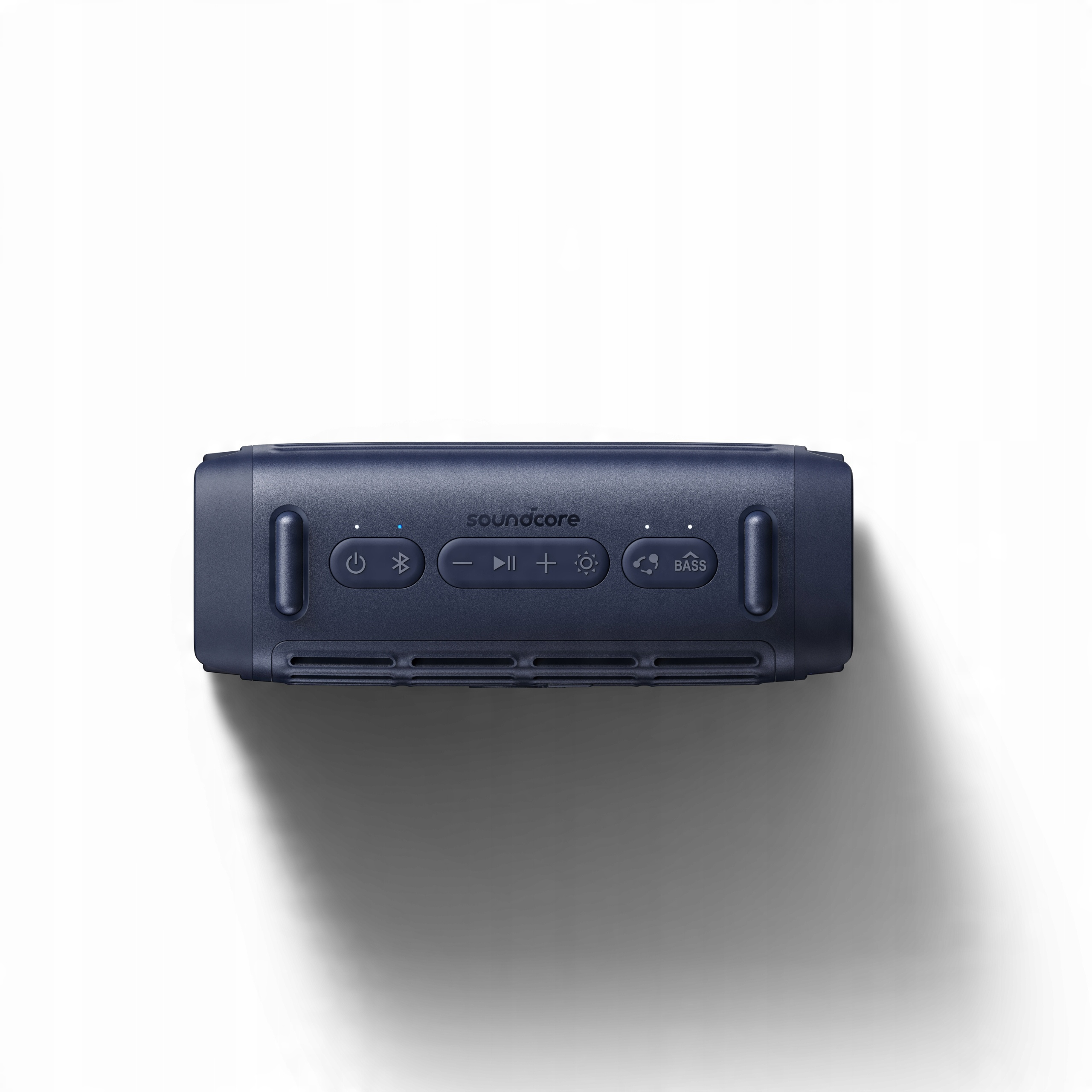 Granatowy głośnik Soundcore z przyciskami sterowania i przyciskiem basu.