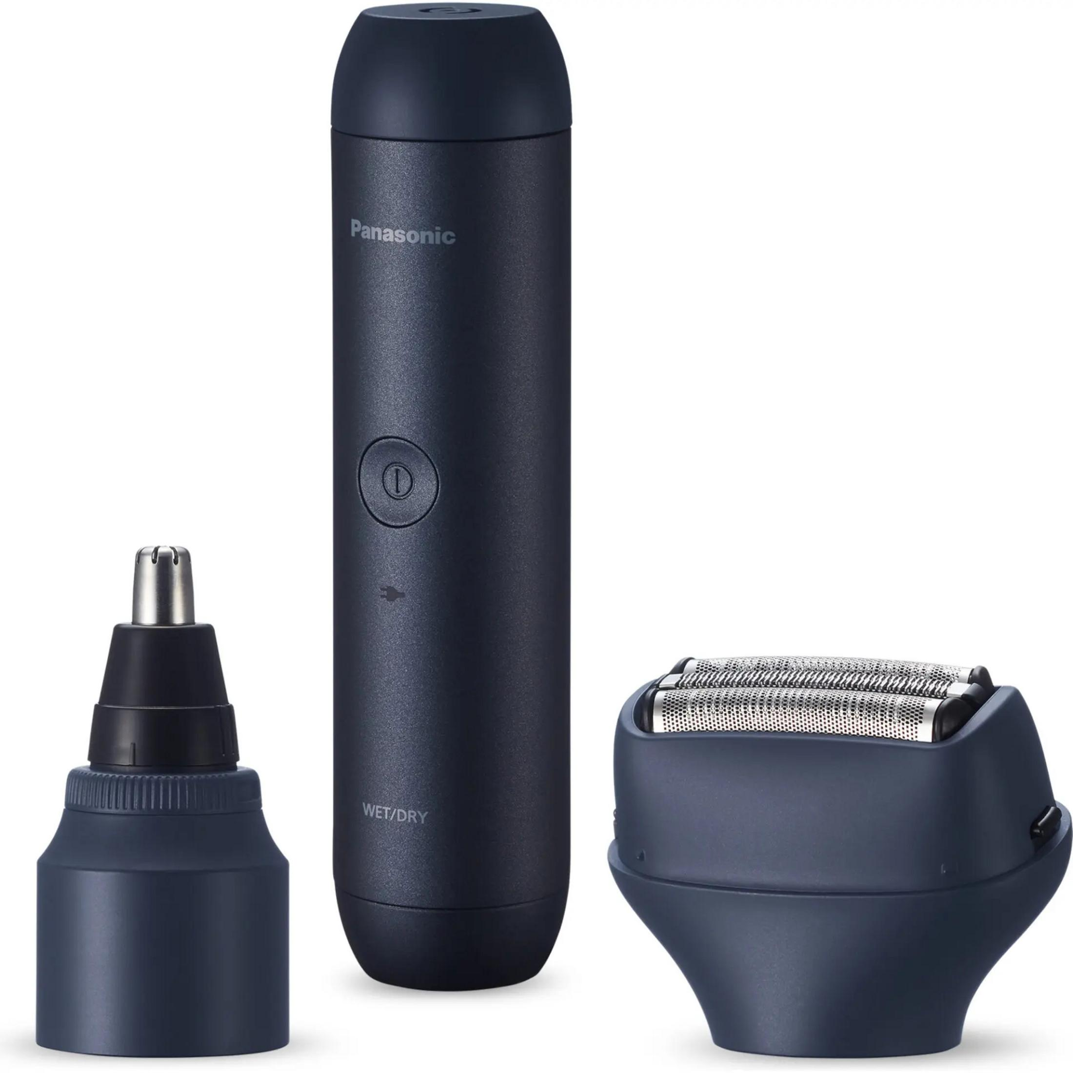 Un rasoio Panasonic scuro con accessori naso e barba su sfondo bianco.