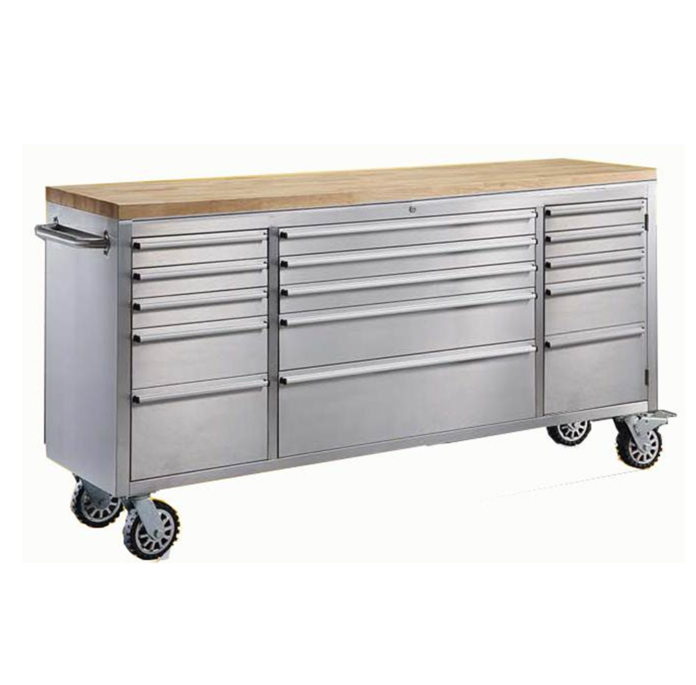 Ein langer Werkzeugschrank aus Metall mit Holzplatte und Rädern.
