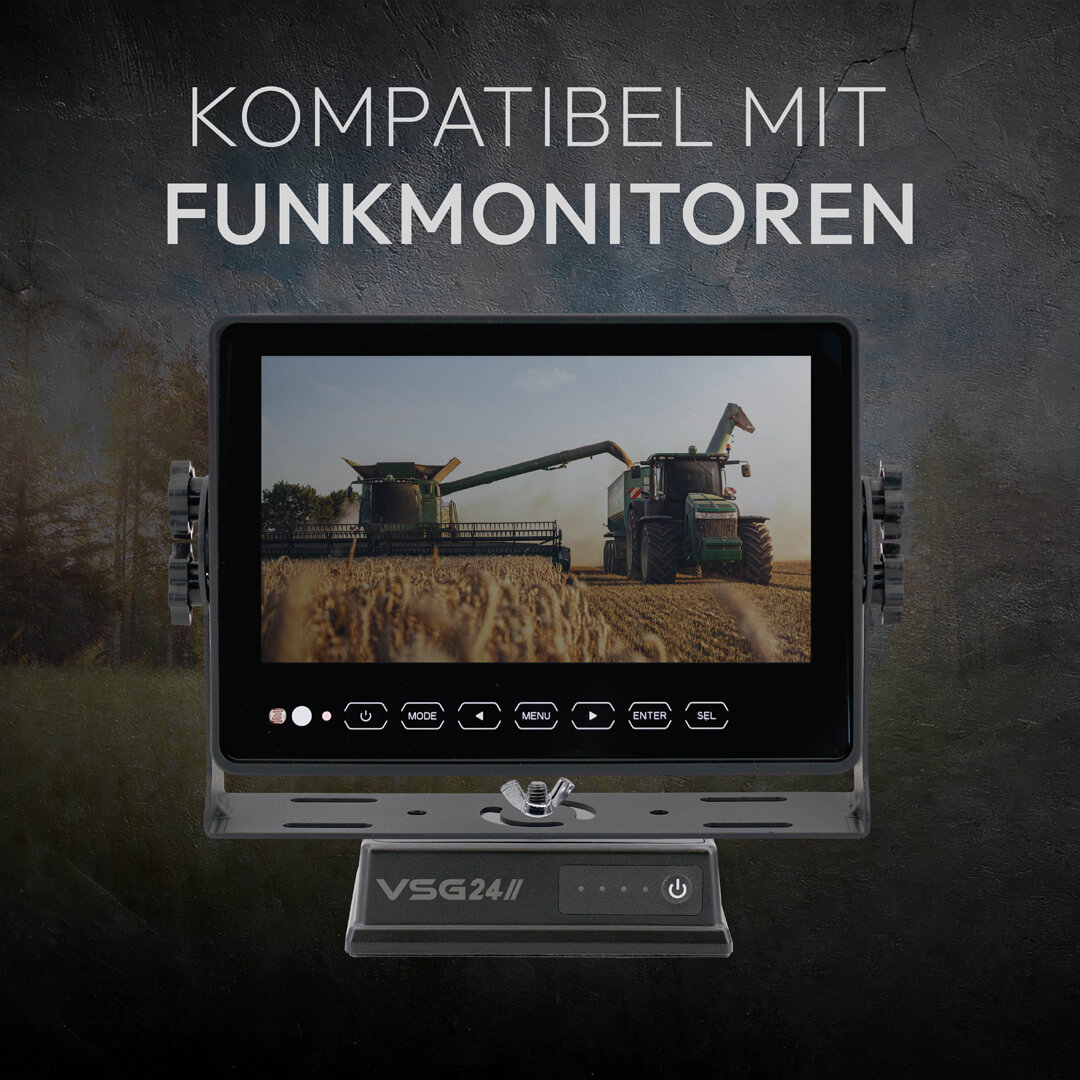Ein Monitor zeigt zwei Landmaschinen bei der Ernte eines Feldes.