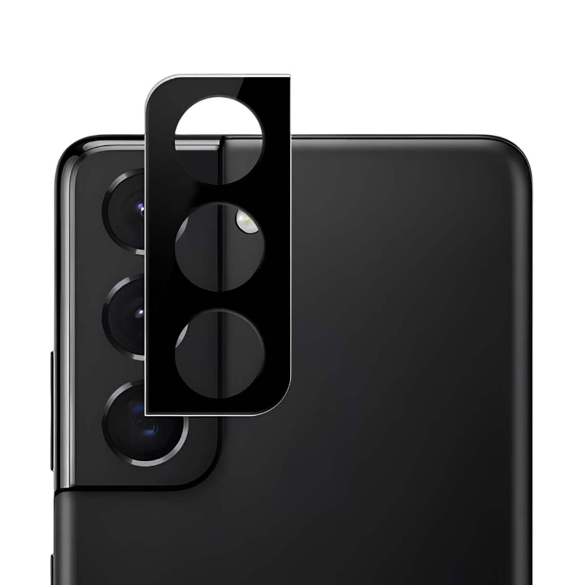 Gros plan du dos d'un téléphone noir avec un cache pour trois objectifs.