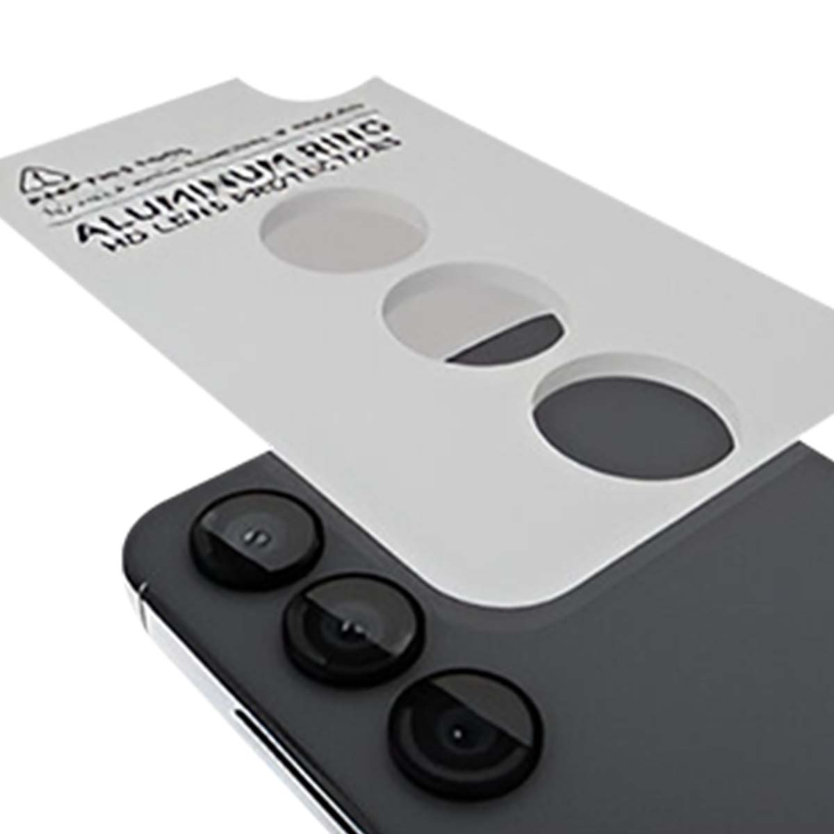 Un juego de protectores de lente de aluminio para un smartphone.