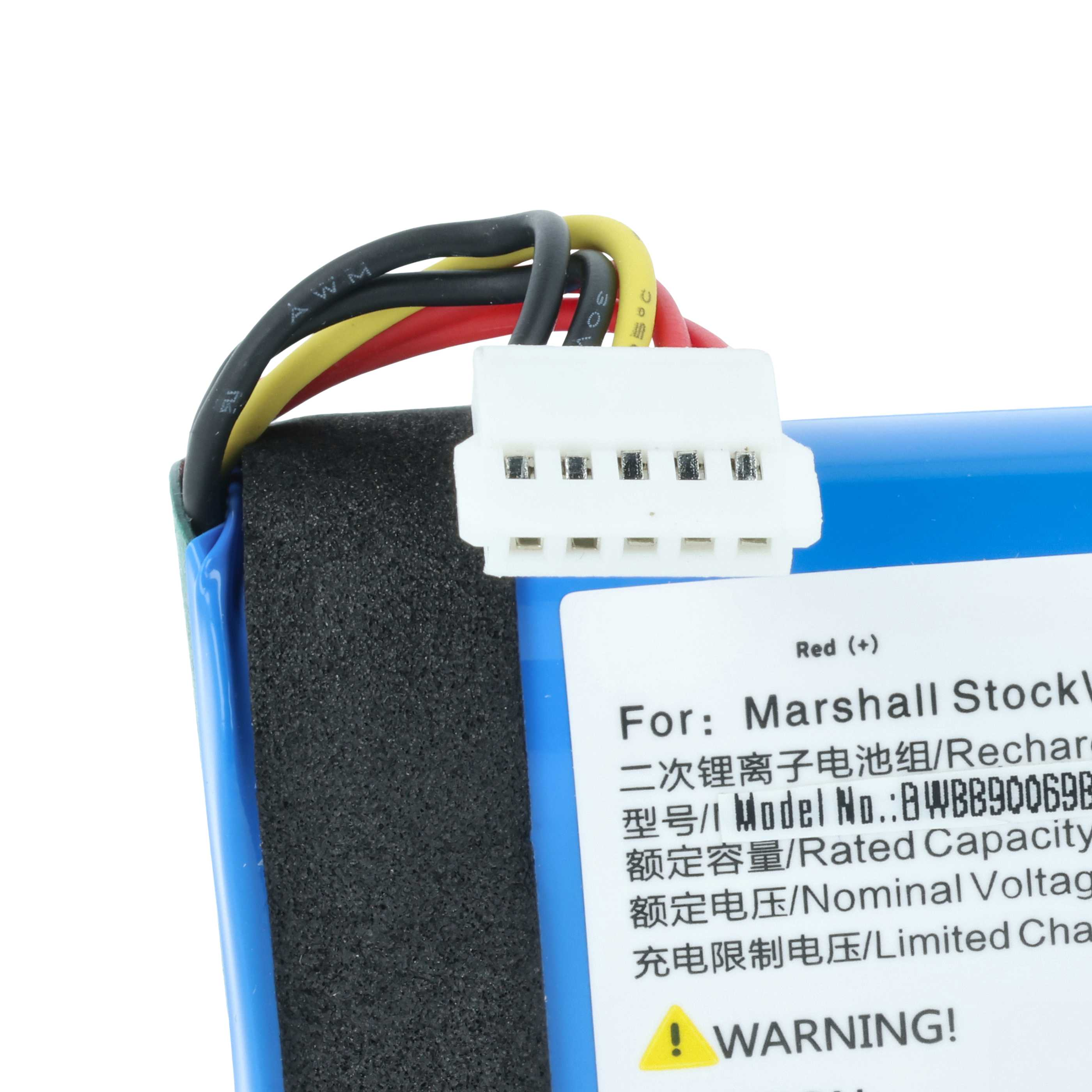 Ein blauer Akku mit Kabeln und einem weißen Stecker. Aufschrift auf Englisch/Chinesisch.