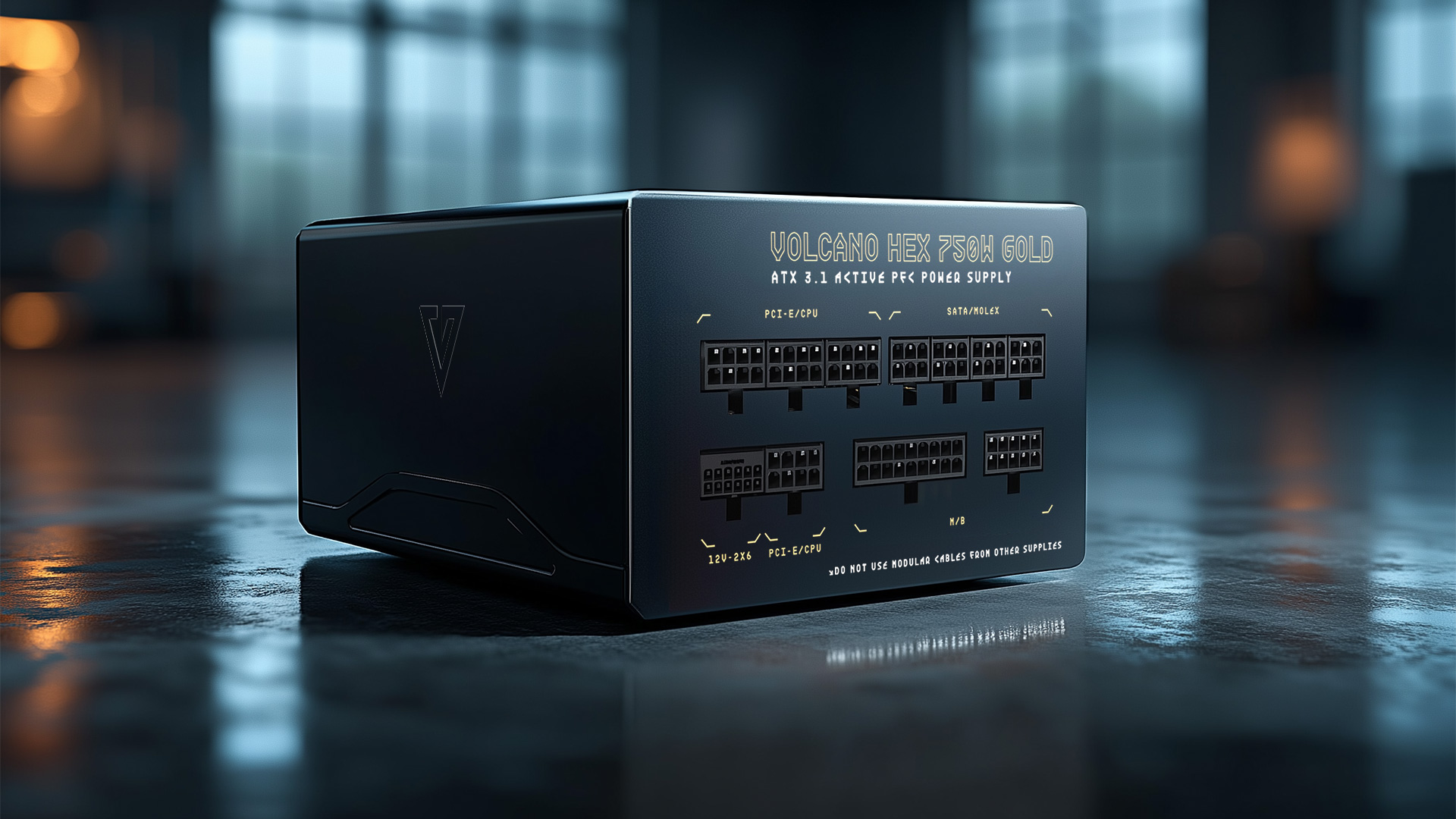 Czarny zasilacz ze złotym napisem i portami na mokrej podłodze.