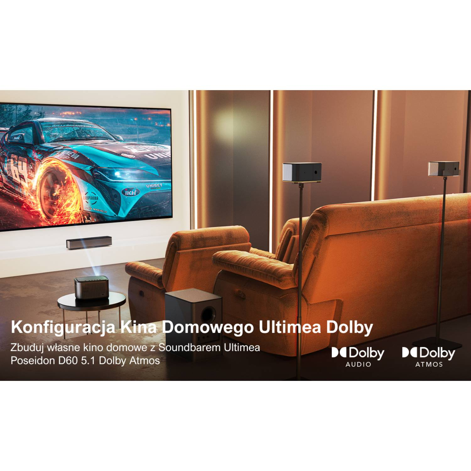 Kino domowe z TV z samochodem, pomarańczowymi fotelami, projektorem i logo Dolby.