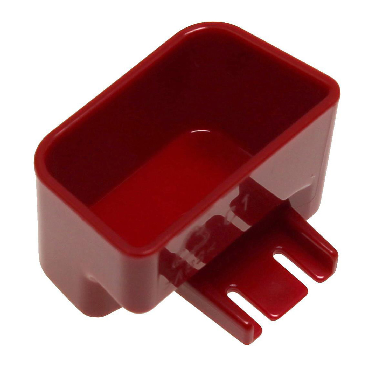 Ein roter, rechteckiger Plastikbehälter mit einem Griff.