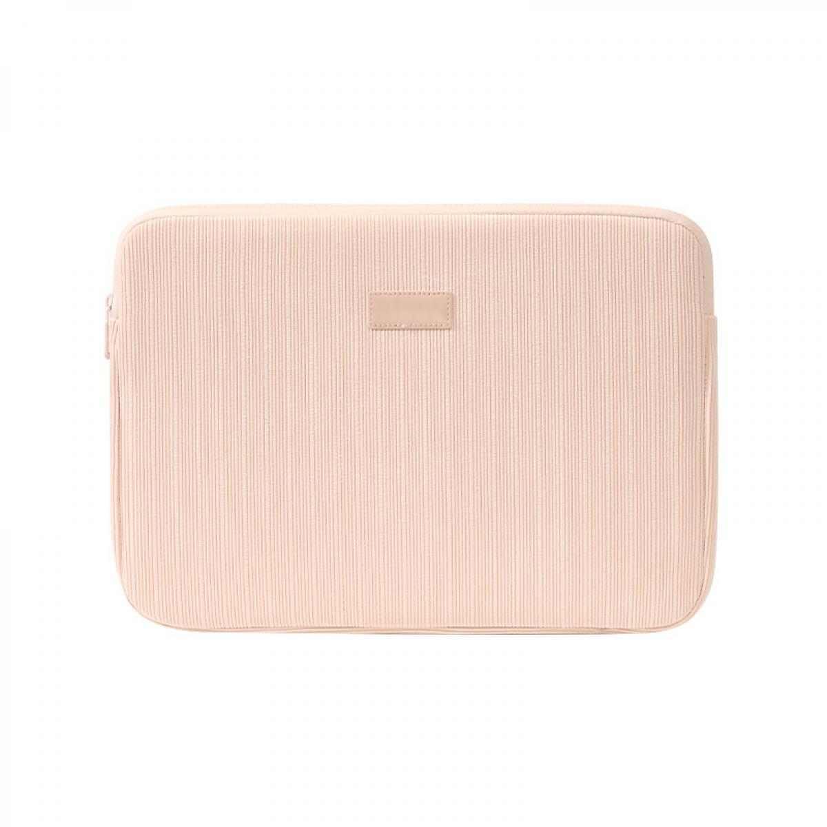 Eine rosafarbene Laptoptasche mit vertikalen Rippen und einem rechteckigen Lederpatch.