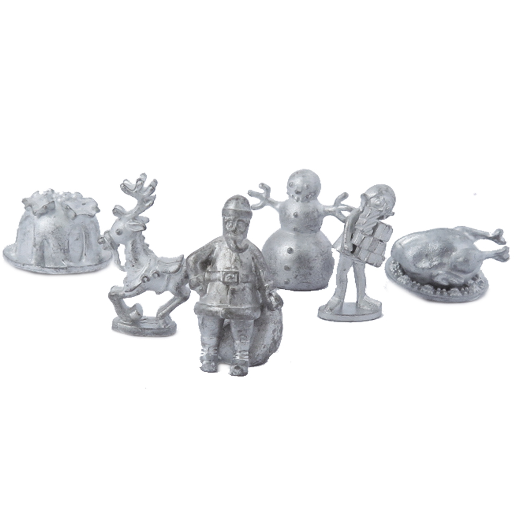 Figurine natalizie argentate: renna, Babbo Natale, pupazzo di neve, uomo con regali, tacchino.