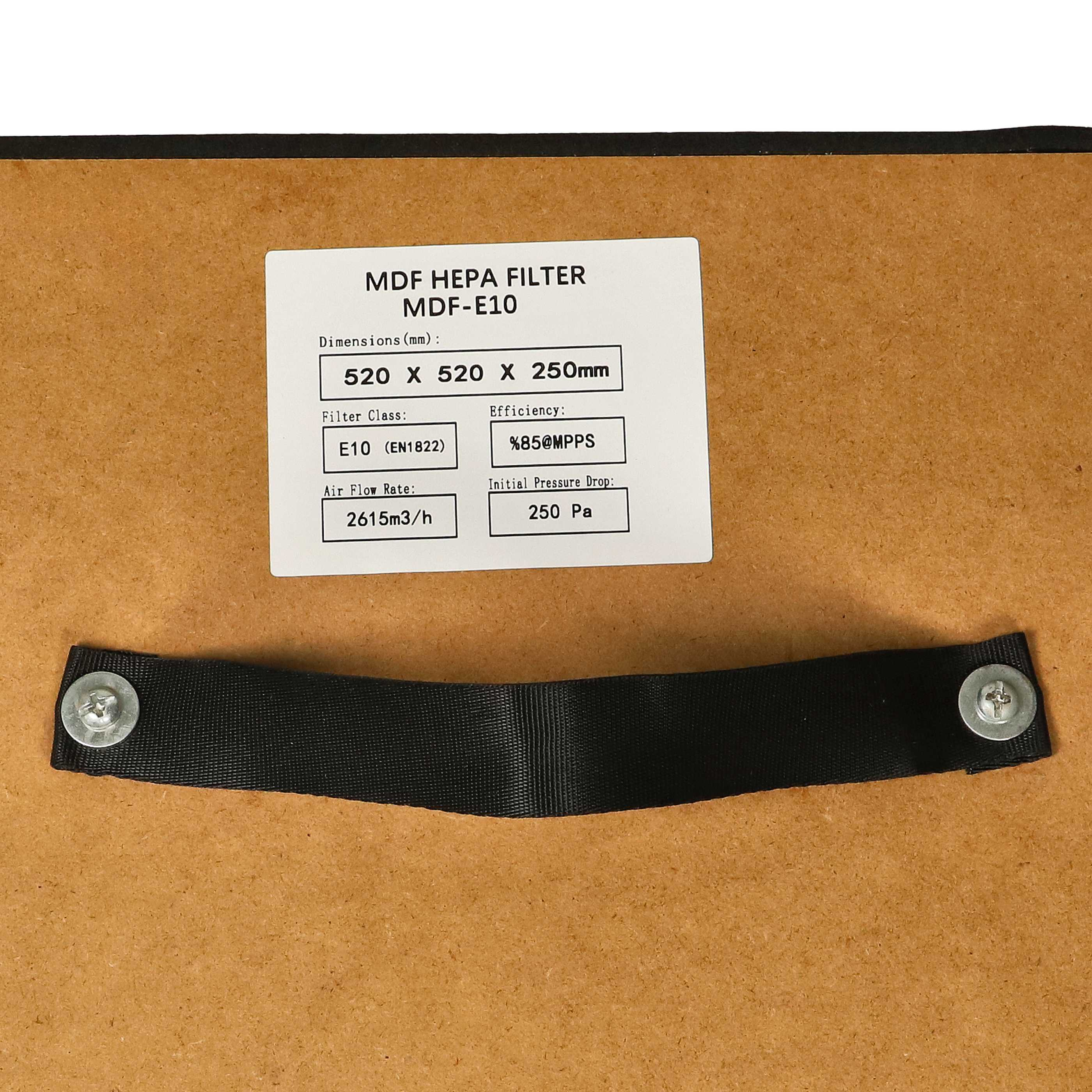 Etikett auf braunem Hintergrund: MDF HEPA FILTER, 520x520x250mm, E10, 85%@MPPS, 2615m3/h, 250 Pa.