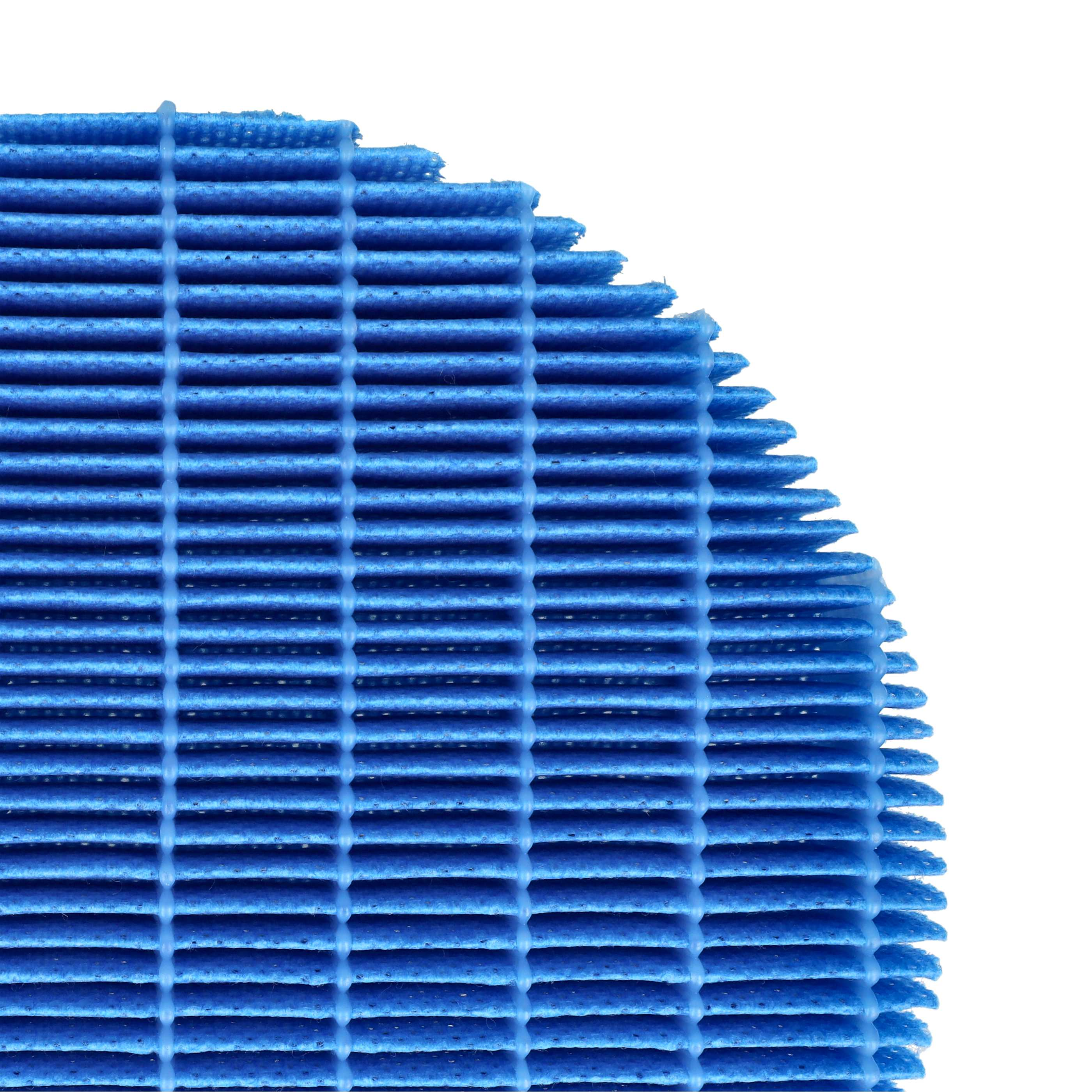 Blauer Gitterfilter mit horizontalen Streifen, Nahaufnahme auf weißem Hintergrund.