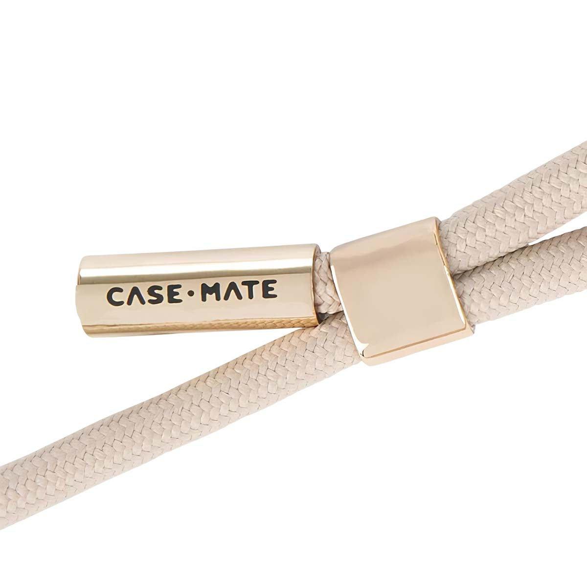 Ein goldener Metallclip mit CASE MATE Logo auf einem cremefarbenen Seil.