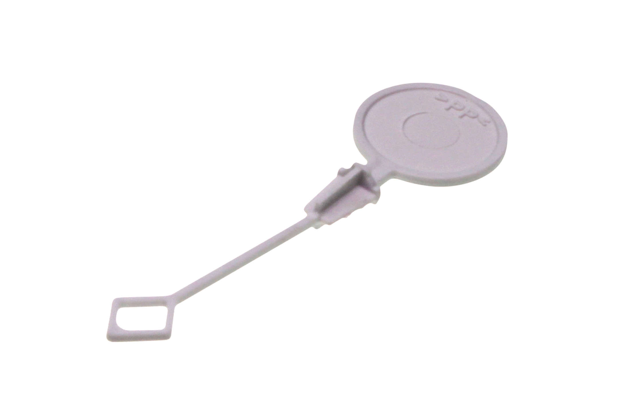 Ein hellgrauer Kunststoffstecker mit einem Ring und einem rechteckigen Griff.