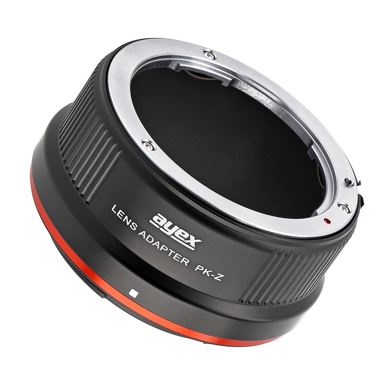 Ein schwarzer Objektivadapter PK-Z von Ayex mit rotem Ring, Nahaufnahme.