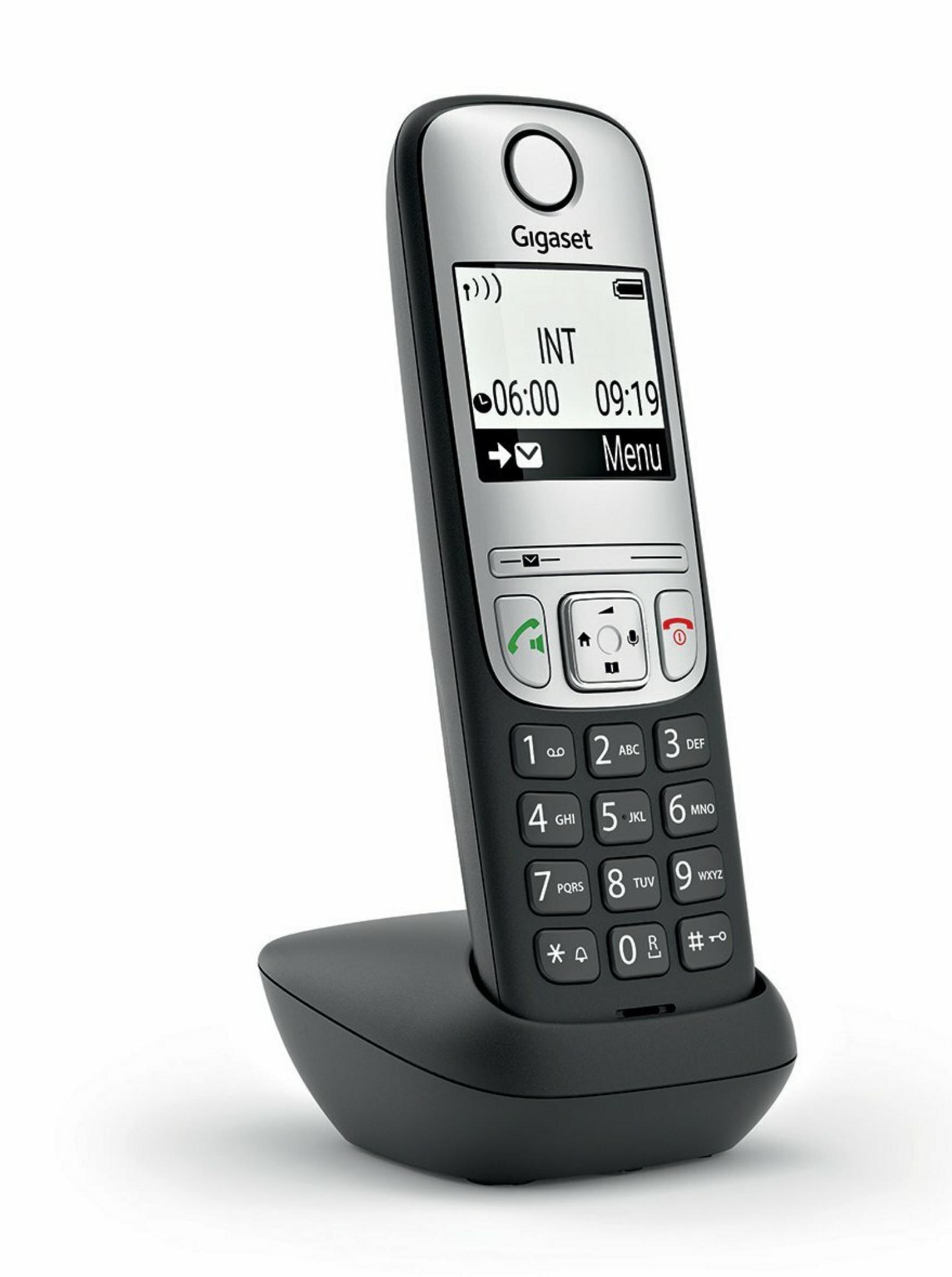 Un telefono cordless Gigaset con base di ricarica e display.