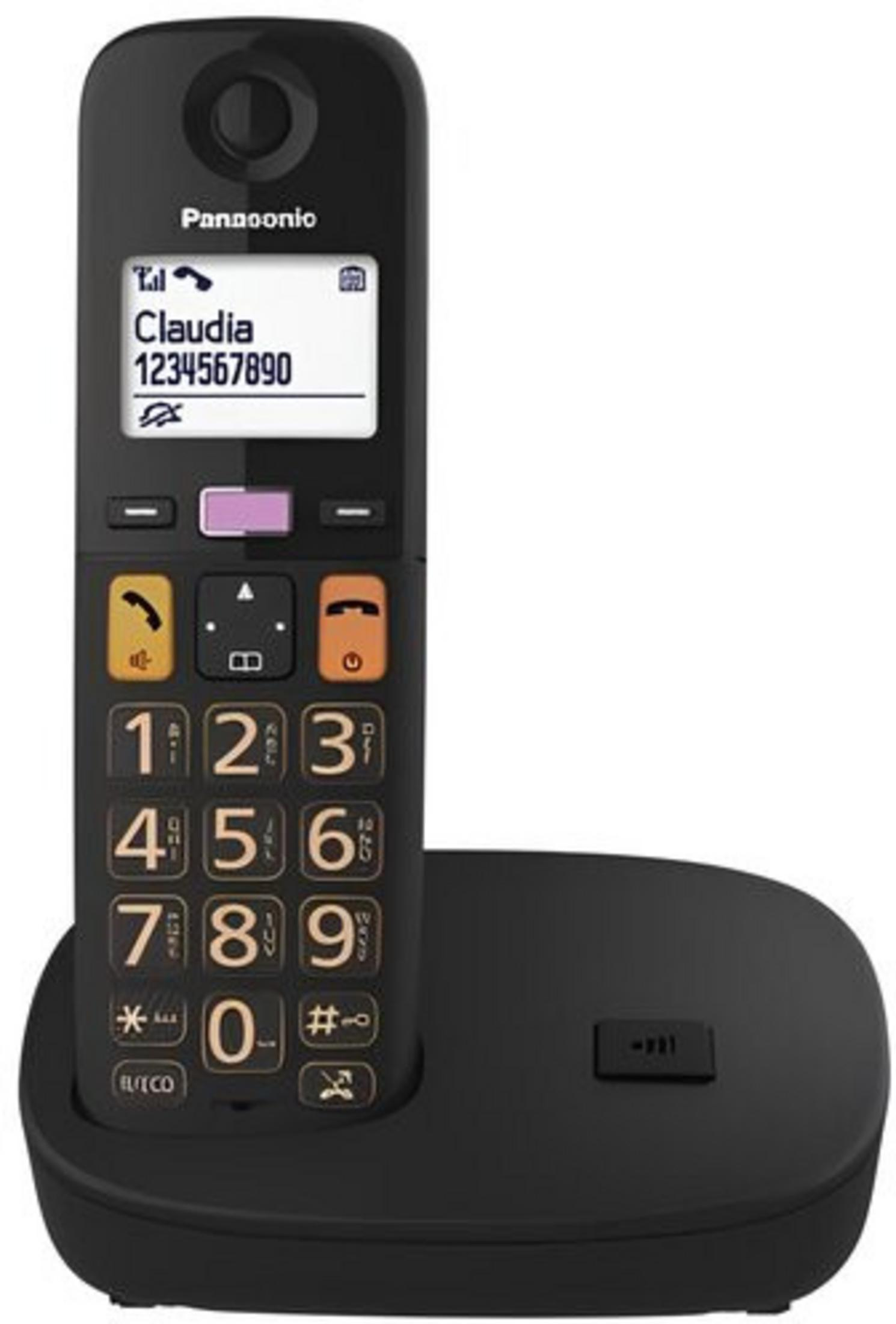 Un telefono cordless Panasonic nero con tastiera e display su una base di ricarica.