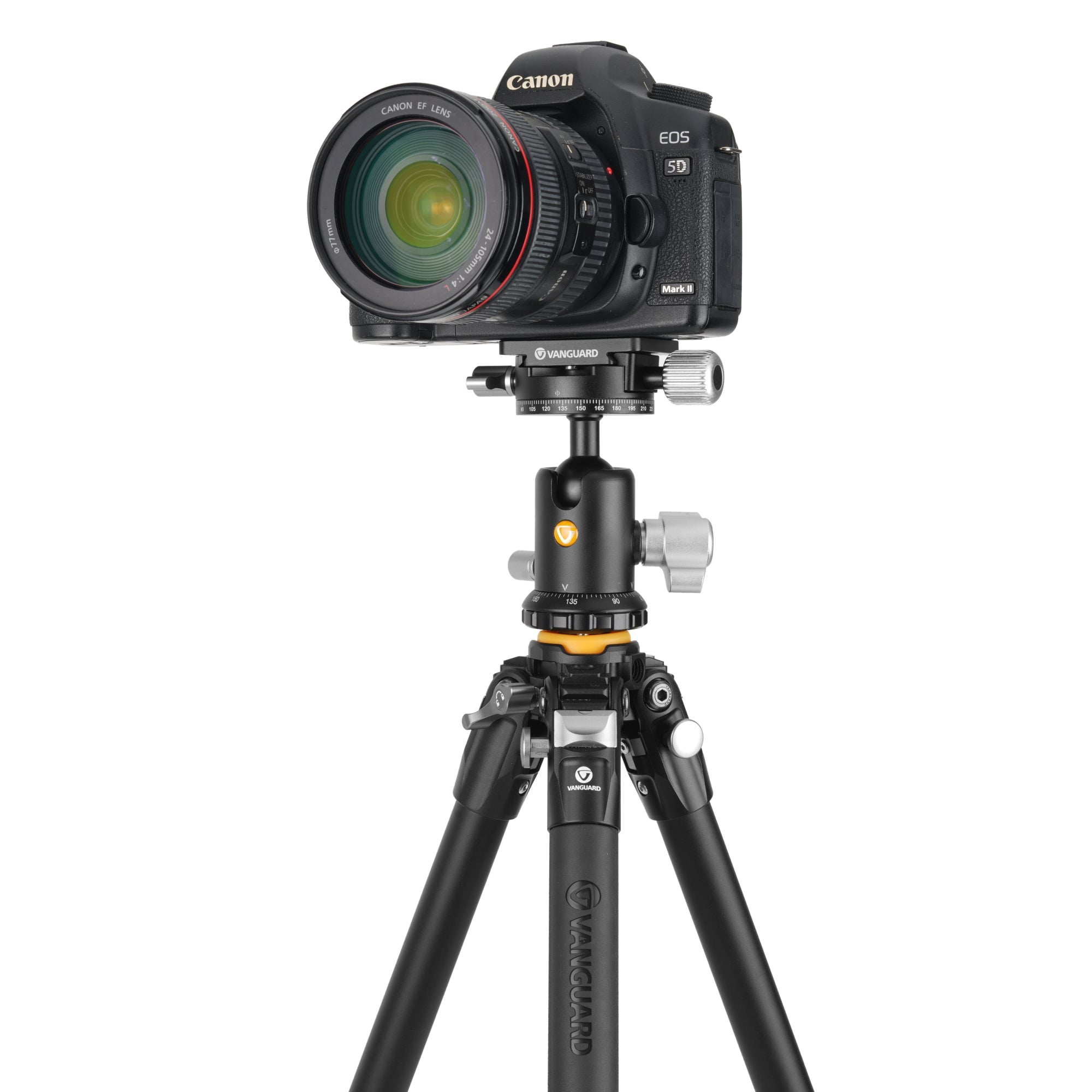 Una cámara Canon EOS 5D Mark II sobre un trípode Vanguard negro.