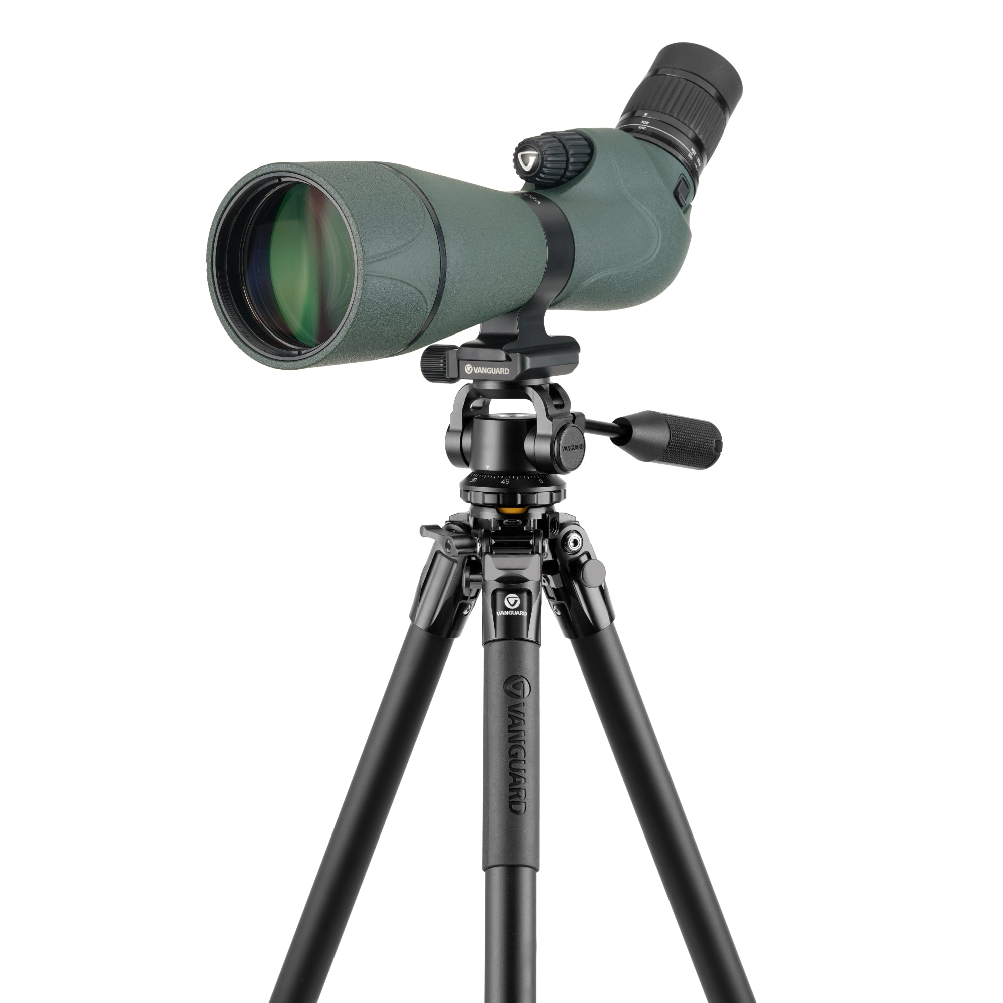 Un telescopio terrestre verde sobre un trípode negro con fondo blanco.