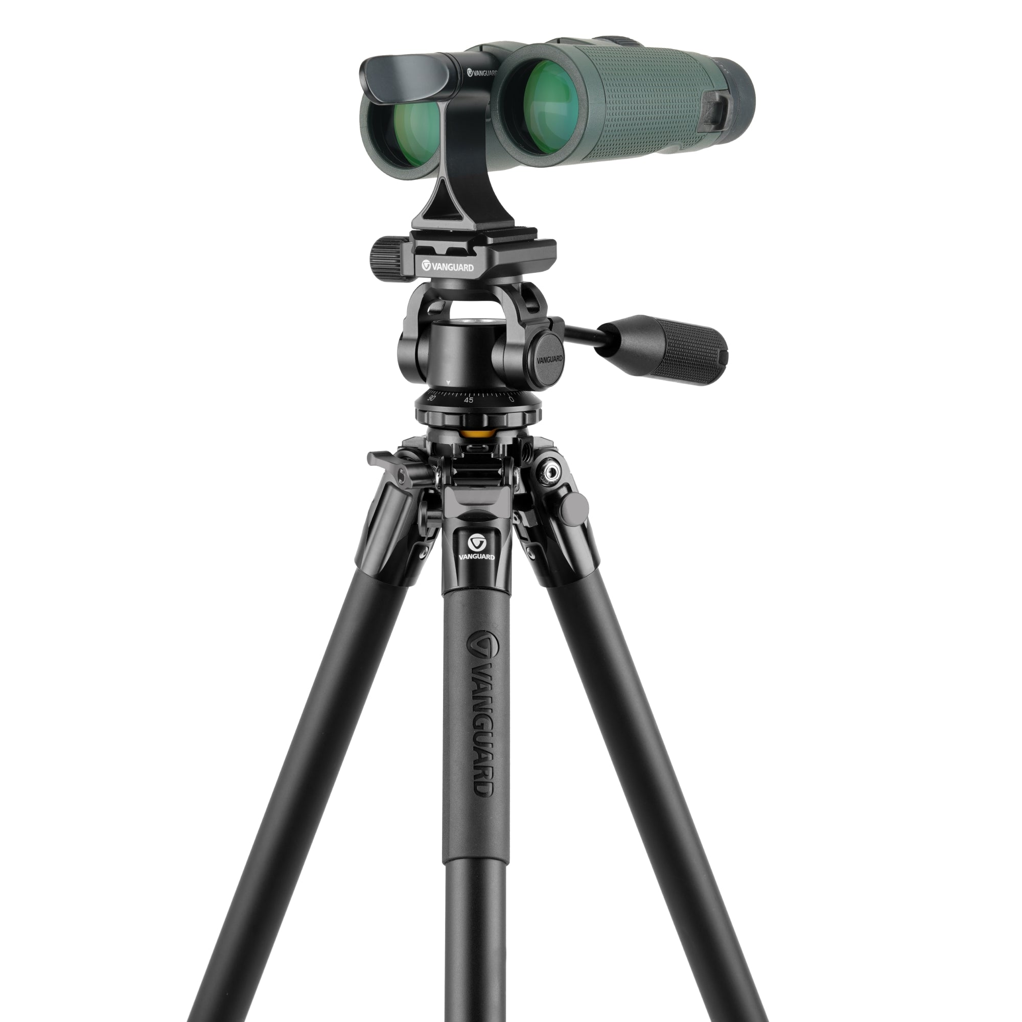 Prismáticos verdes en un trípode negro Vanguard con logo.