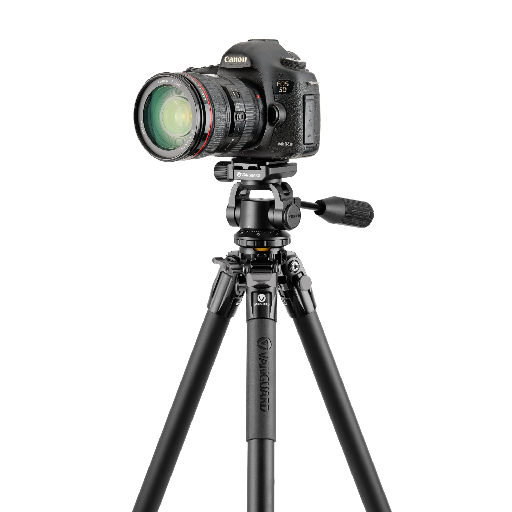 Una cámara Canon EOS 5D Mark III sobre un trípode Vanguard negro.