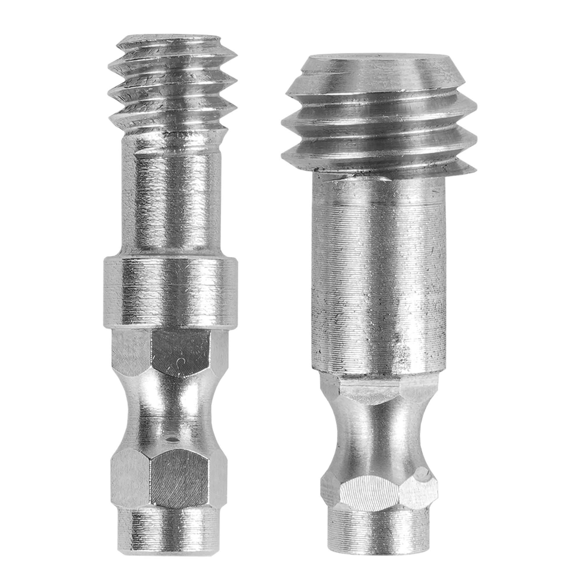 Dos tornillos plateados roscados con vástagos hexagonales.