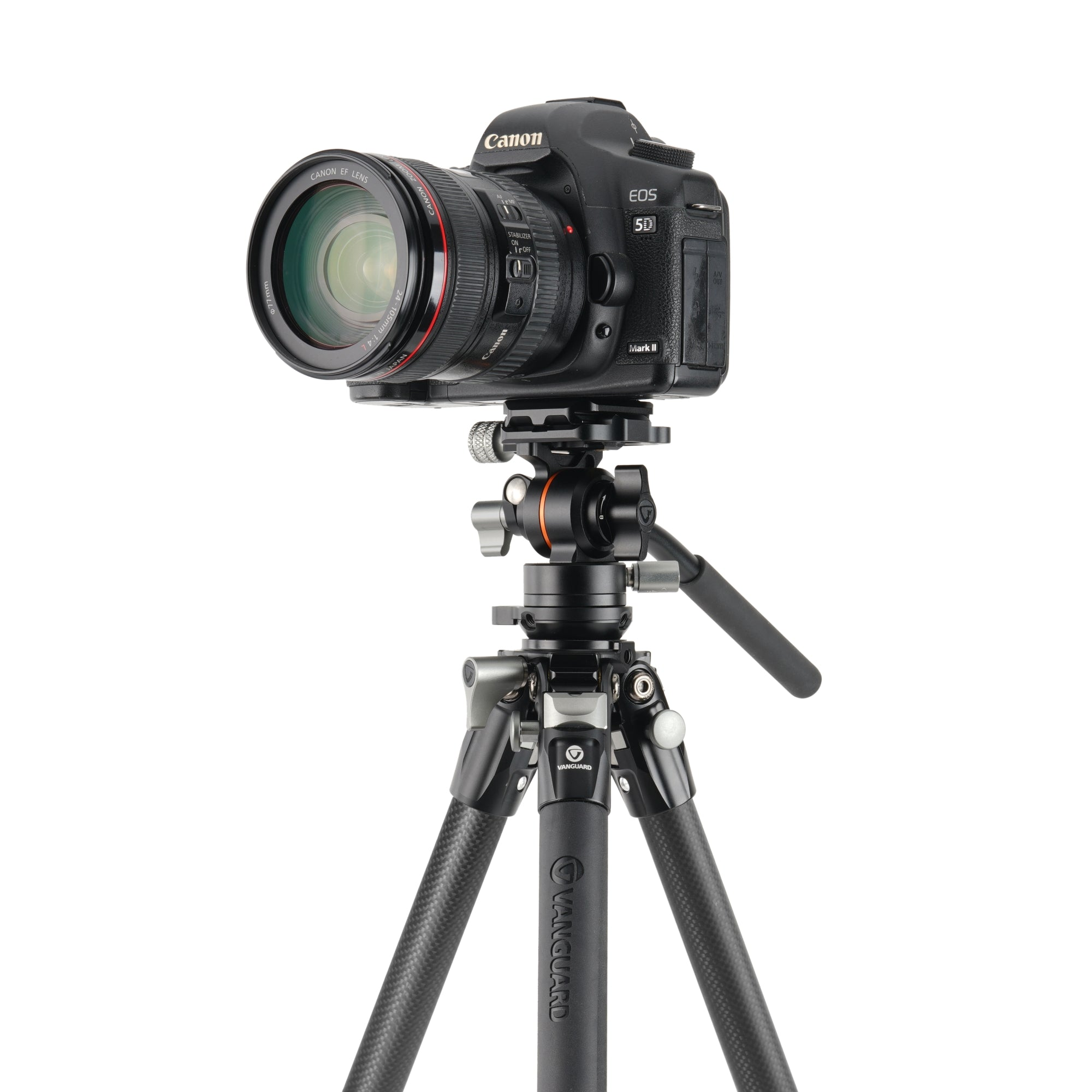 Cámara Canon EOS 5D Mark II sobre un trípode Vanguard con patas de fibra de carbono.
